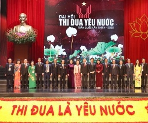 MADAME NGUYỄN THỊ NGA THAM DỰ ĐẠI HỘI THI ĐUA YÊU NƯỚC TOÀN QUỐC