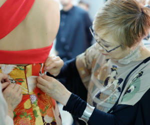  Kobayashi Eiko – Người kể câu chuyện thời đại qua trang phục kimono