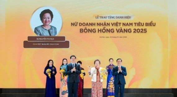 BRG Group Chairwoman Nguyễn Thị Nga honoured for sixth time among the Top 10 'Outstanding Vietnamese Businesswoman - Golden Rose Awards 2025'