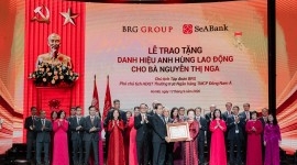 BRG Group Chairwoman Nguyen Thi Nga Conferred with Title of Hero of Labour in the Renewal Period