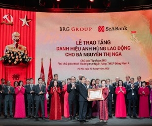 BRG Group Chairwoman Nguyen Thi Nga Conferred with Title of Hero of Labour in the Renewal Period