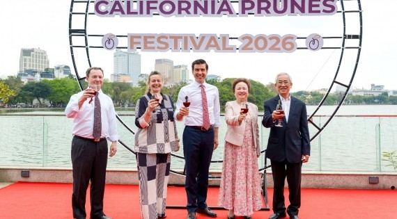 U.S. Deputy Secretary of Agriculture Attends Event Series at Thủy Tạ Gourmet and Fujimart Supermarket