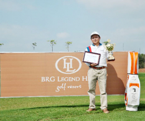 Vinh danh gôn thủ giành Hole in One đầu tiên tại sân BRG Legend Hill Golf Resort