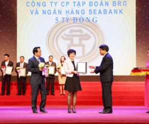 Tập đoàn BRG và SeABank ủng hộ 5 tỷ đồng xây dựng và sửa nhà ở cho người có công với cách mạng thành phố Hà Nội