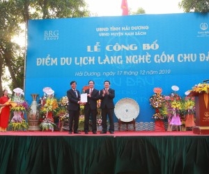 Announcement ceremony for Chu Dau Ceramic Village tourist attraction