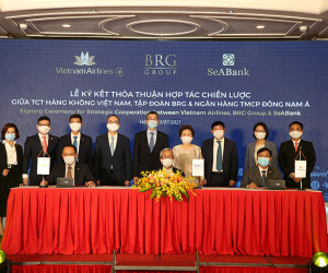 VIETNAM AIRLINES, BRG GROUP AND SEABANK SIGNED A STRATEGIC COORPERATION AGREEMENT